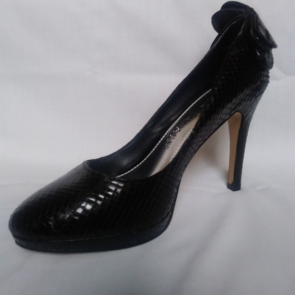 WHBM 6M Platform Snakeskin Heels Pumps Bow Closed Toe Stiletto Myers White House - Picture 2 of 11